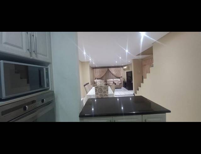 3 BEDROOM HOUSE FOR SALE IN CROSSMOOR